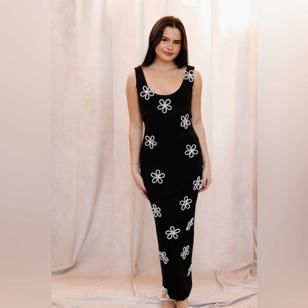 NWT Elliatt Delia Midi Dress